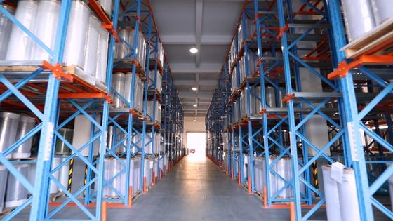 Niet-slip kruis gelamineerde HDPE-film voor betrouwbare prestaties in breedtes 100 mm-1100 mm